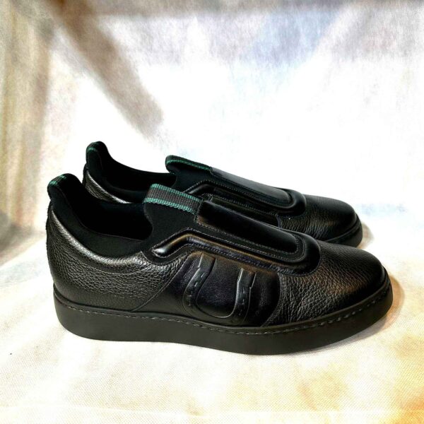 Chaussures Slip-On en Cuir Noir avec Détail Ferrure - Image 2