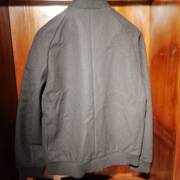 Veste Bomber Noire avec Poche Contrastée - Image 2
