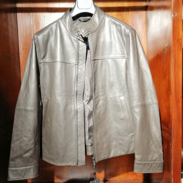 Veste en Cuir Gris pour Homme - Élégance Contemporaine