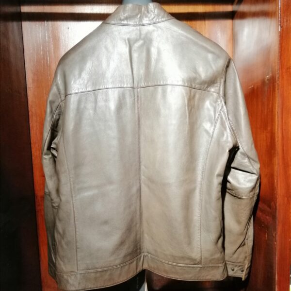 Veste en Cuir Marron pour Homme - Style Minimaliste et Élégant - Image 2