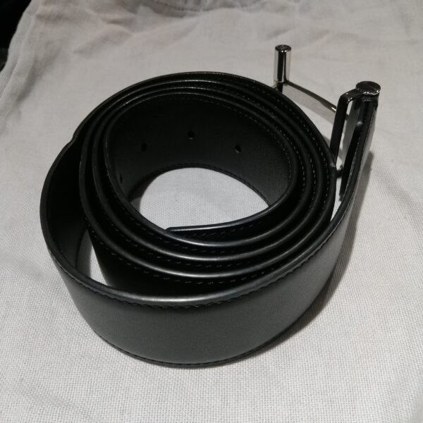 Ceinture en Cuir Noir avec Boucle T-Bar en Métal Argenté