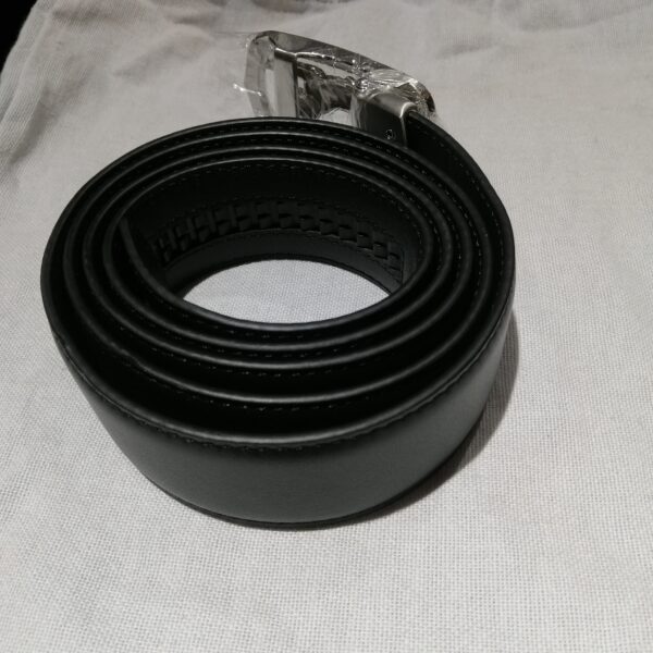 Ceinture en Cuir Noir avec Boucle Métallique Design – Image 2