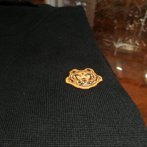 Pull Noir avec Broderie Tigre