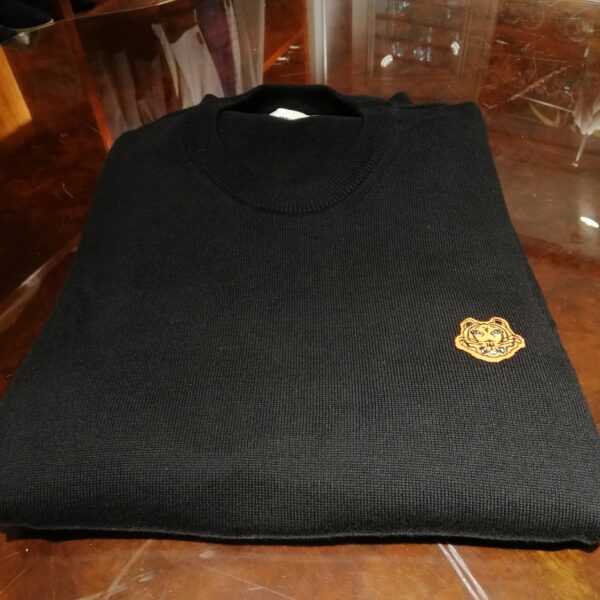 Pull Noir avec Broderie Tigre