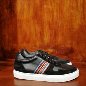 Sneakers Noires avec Détail Coloré