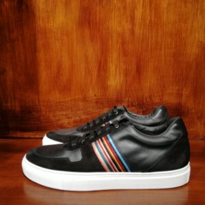 Sneakers Noires avec Détail Coloré