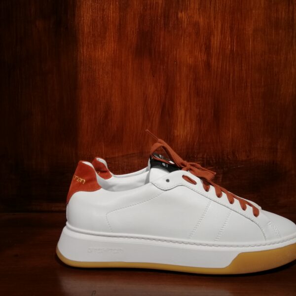 Baskets Blanches en Cuir avec Détails Camel pour Homme – Image 3