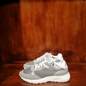 Baskets Gris et Blanc – Style Moderne et Confort Quotidien