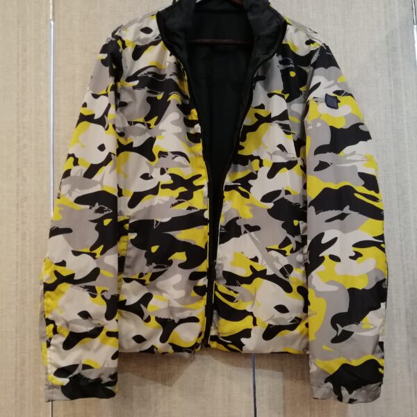 Veste camouflage jaune et grise
