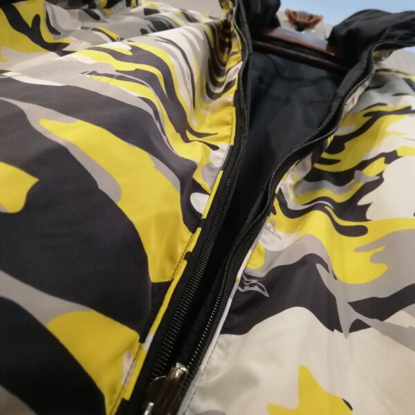 Veste camouflage jaune et grise - Image 3