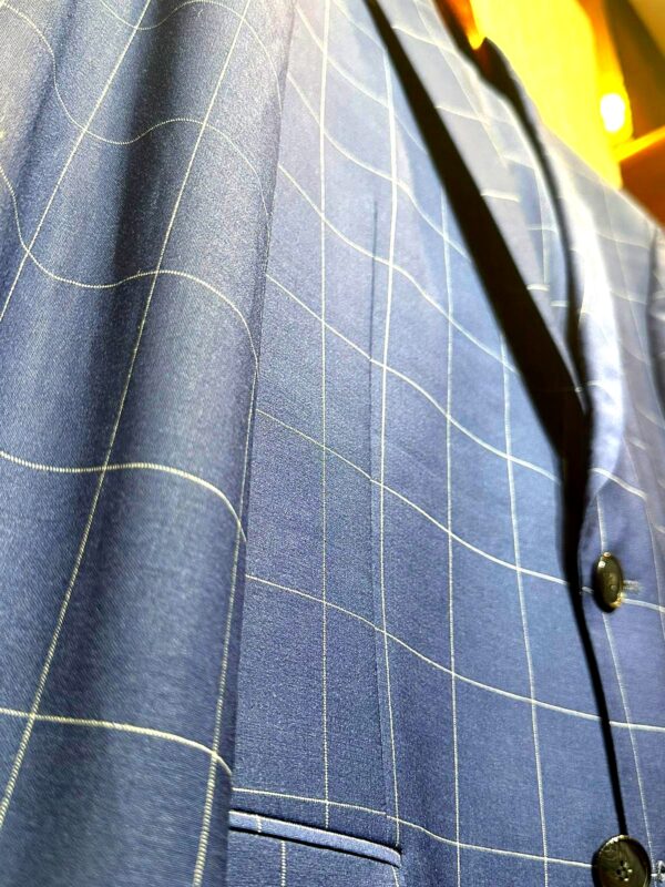 Costume bleu à carreaux élégants – Image 2